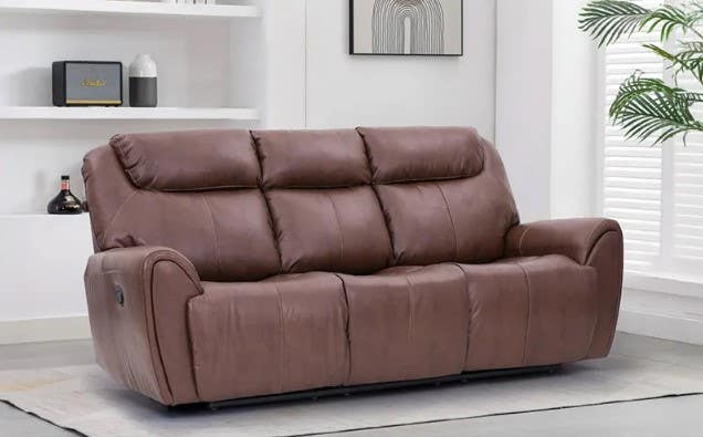 Recliners vs. Traditional Lounge Furniture: Making the Best Choice for Your Space